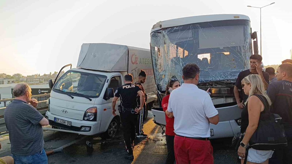 Antalya'da Feci Kaza: Kadın Rehber Dilek Duran Hayatını Kaybetti