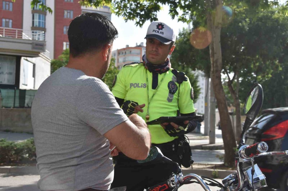 Yanlış bilinen ehliyet konusu: B sınıfı ehliyeti olan herkes motosiklet kullanabilir mi?