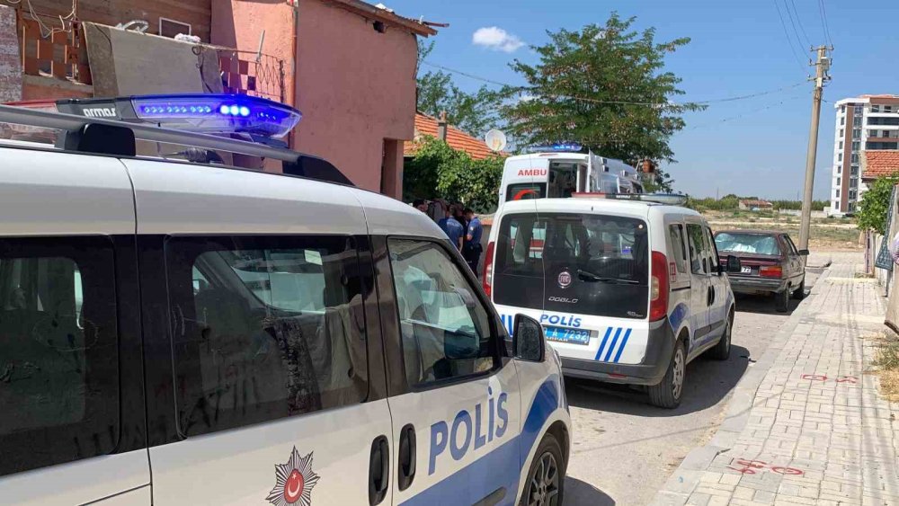 Karaman'da Cam Silerken Düşen Kadın Yaralandı