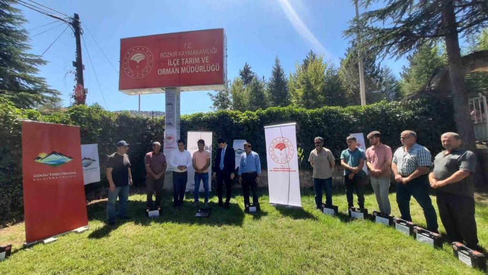 Bozkır'da Budama Kursuna Katılan Üreticilere Hibeli Budama Makası Verildi