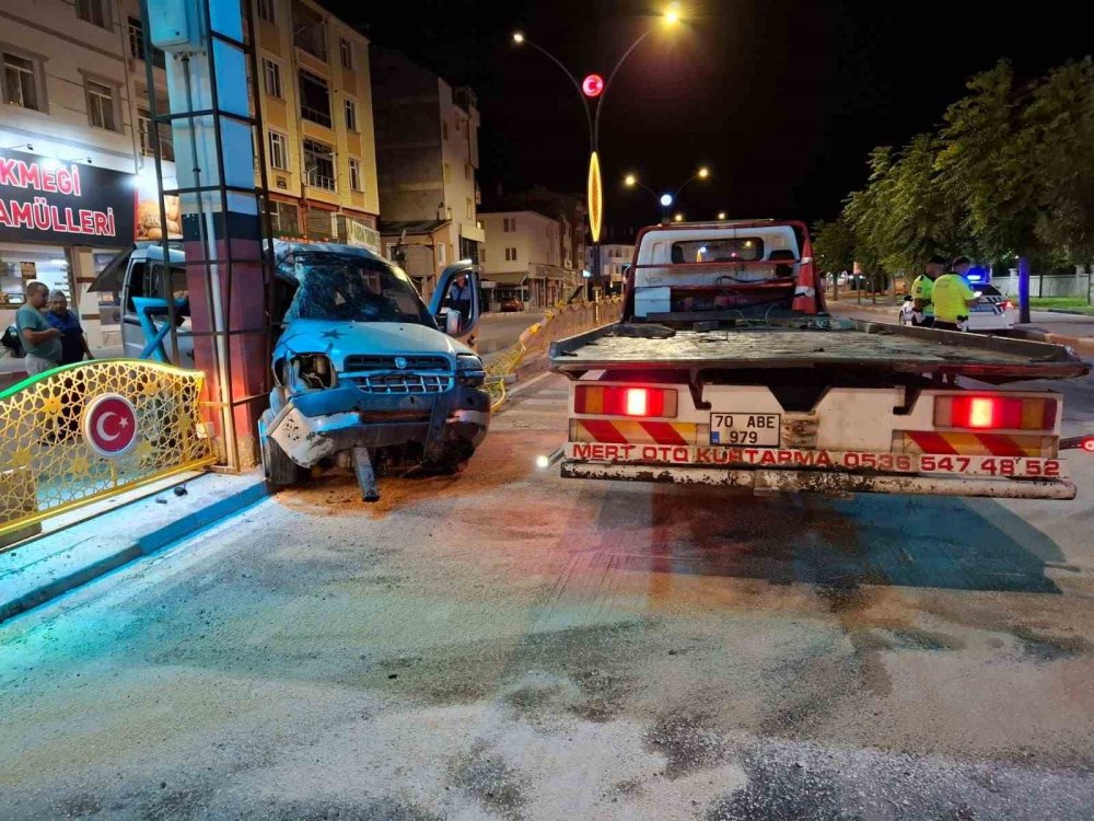 Karaman'da karı ile kocayı ayıran kaza anı kamerada