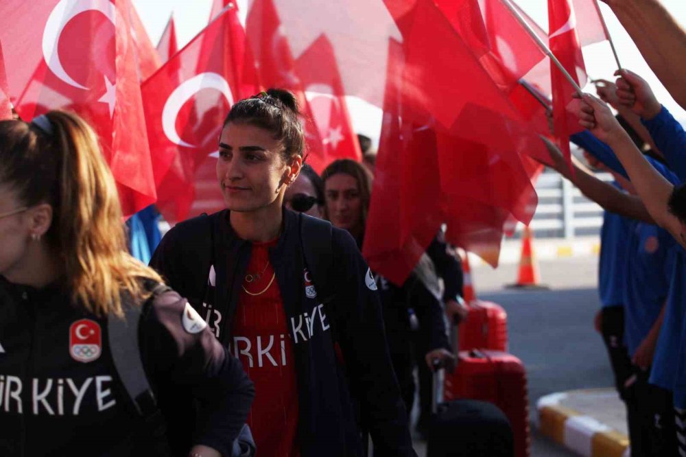 Milli Tekvandoculara Konya'da Görkemli Uğurlama