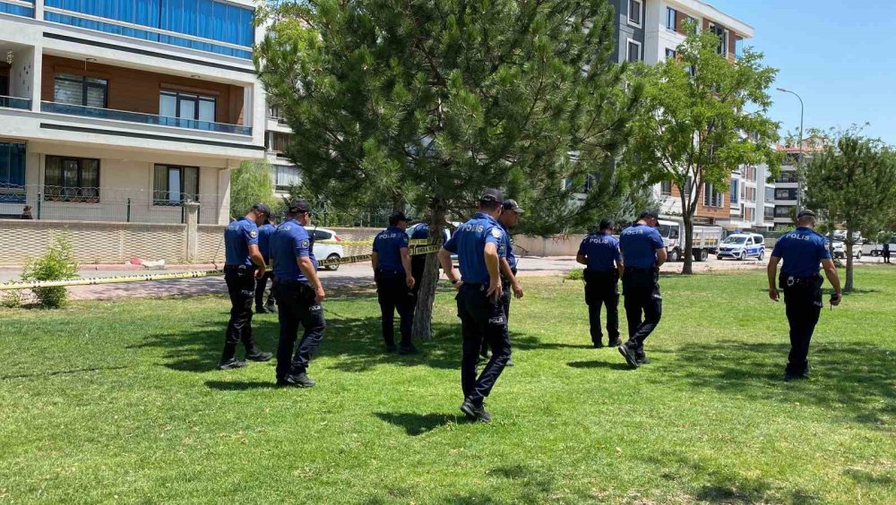 Konya’da Olay: Sokak Ortasında Kuzenlerinin Vurdu