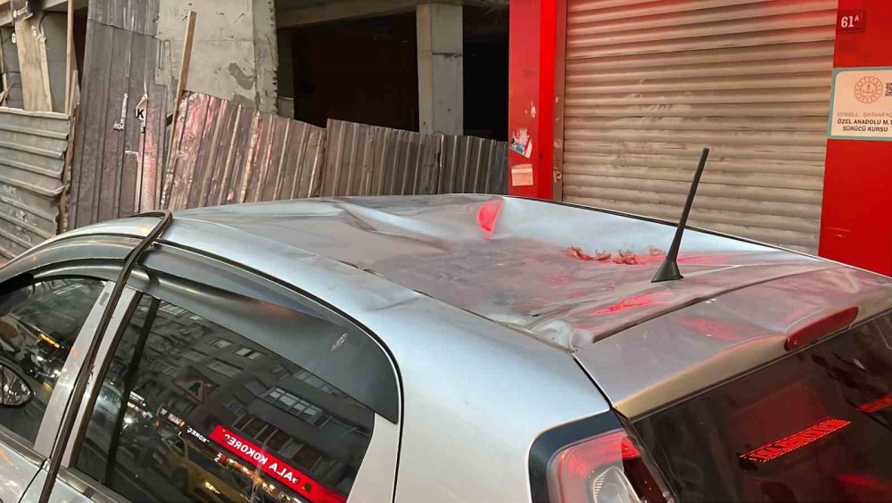 Otizmli Genç 4. Kattan Otomobilin Üzerine Düştü: Durumu Ağır