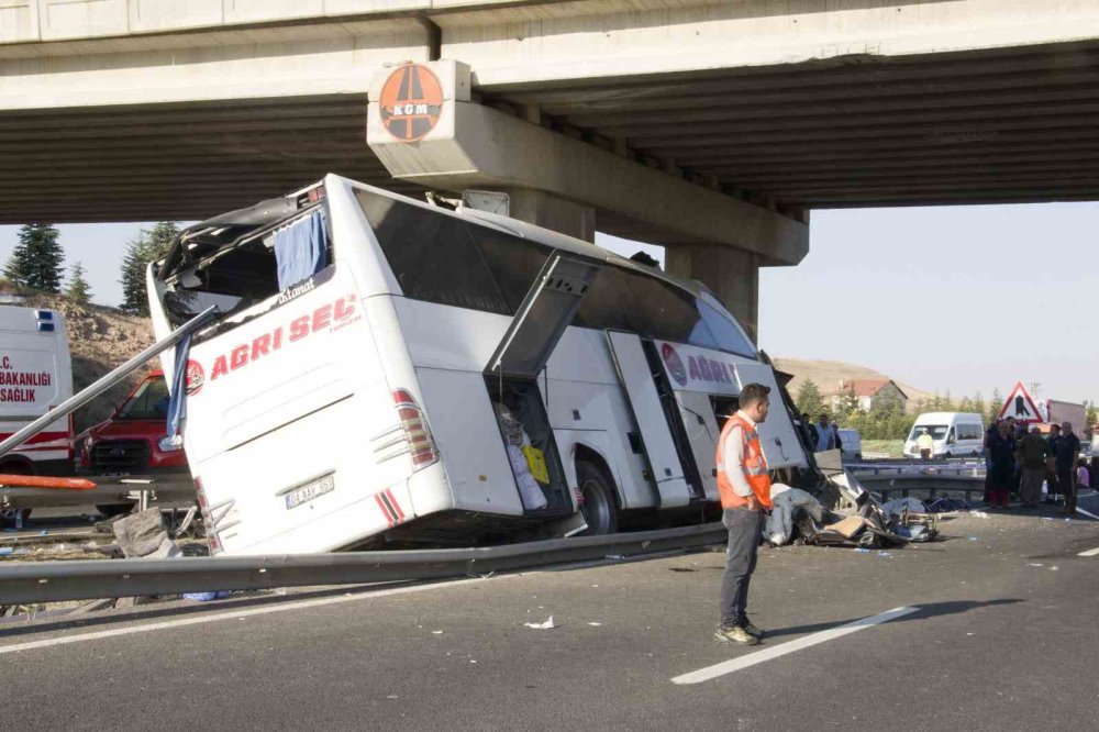 Polatlı'daki otobüs kazasının görgü tanığı o anları anlattı: Kornaya bastık ama duymadı