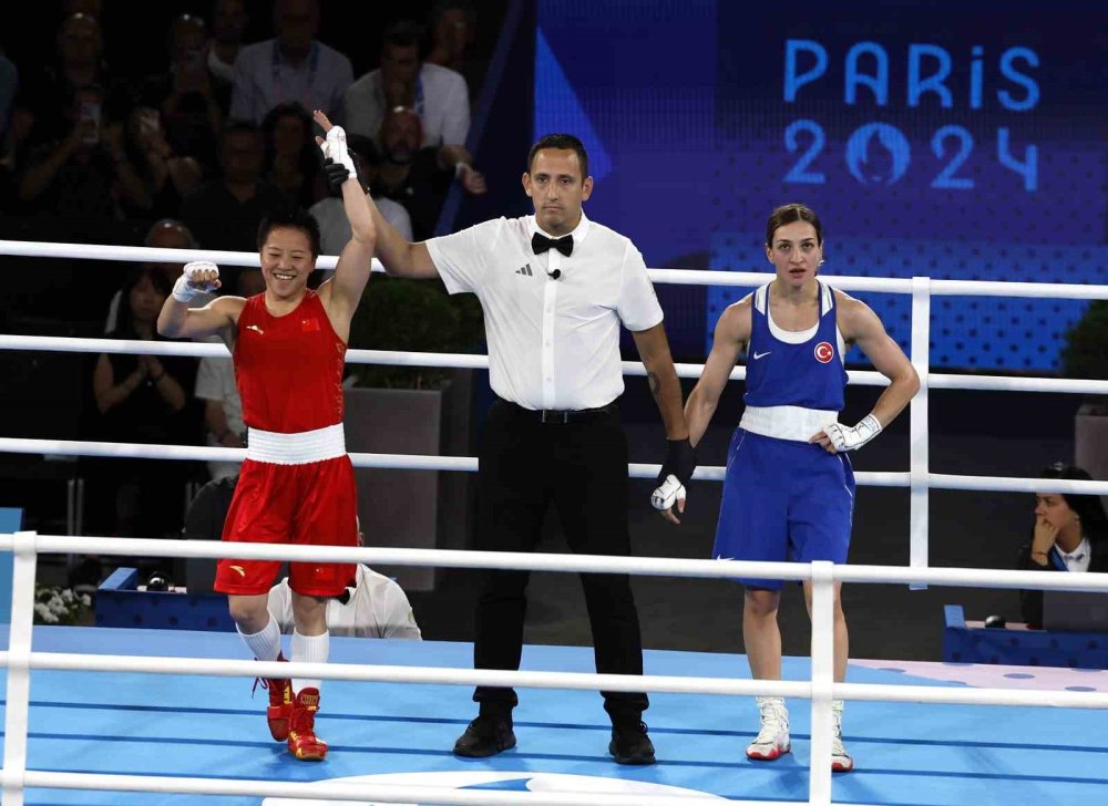 Buse Naz Çakıroğlu, 2024 Paris Olimpiyatları'nda Gümüş Madalya Kazandı