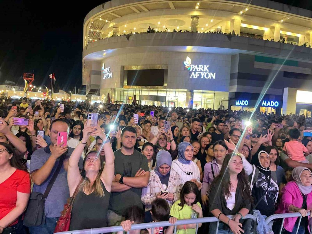 Afyon Kahve Festivali 3. Yılında Ayna Konseriyle Sona Erdi