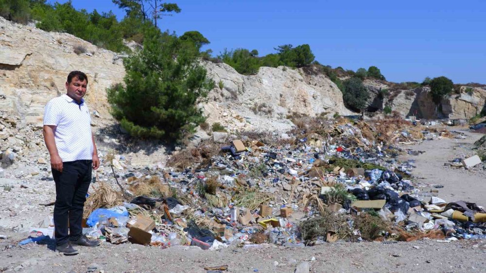 Foça Belediyesi'nin Çöp Dökme Alanı Tepki Çekti