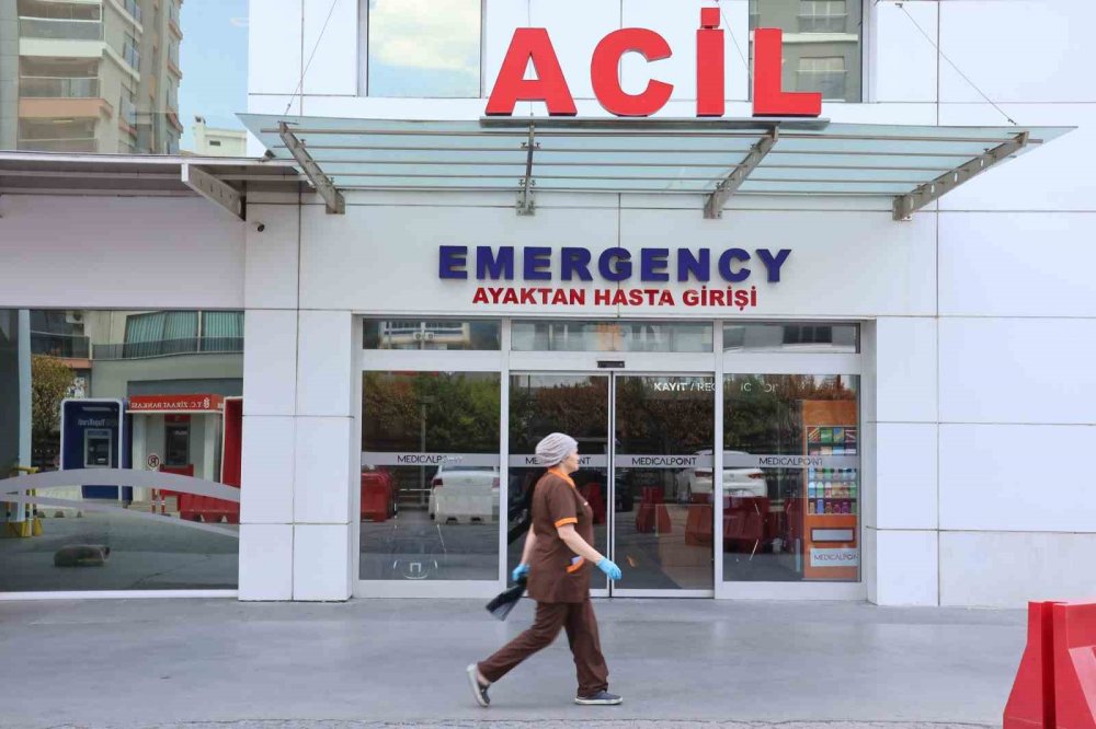 Son Bir Ayda Acil Servislere Başvurular Artış Gösterdi: İshal ve Yüksek Ateş Uyarısı