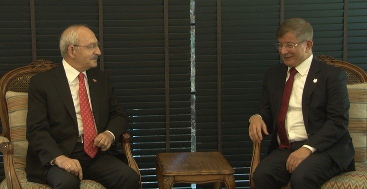 Ahmet Davutoğlu’ndan Kılıçdaroğlu’na ziyaret