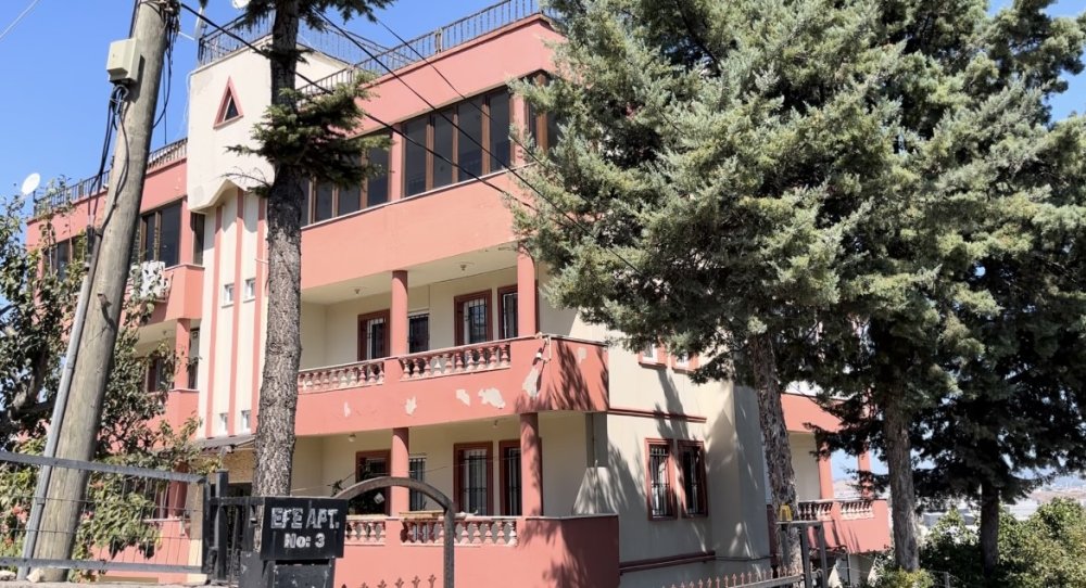 Patlamamış 110 Yıllık Top Mermisini Süs Eşyası Olarak Kullanmışlar