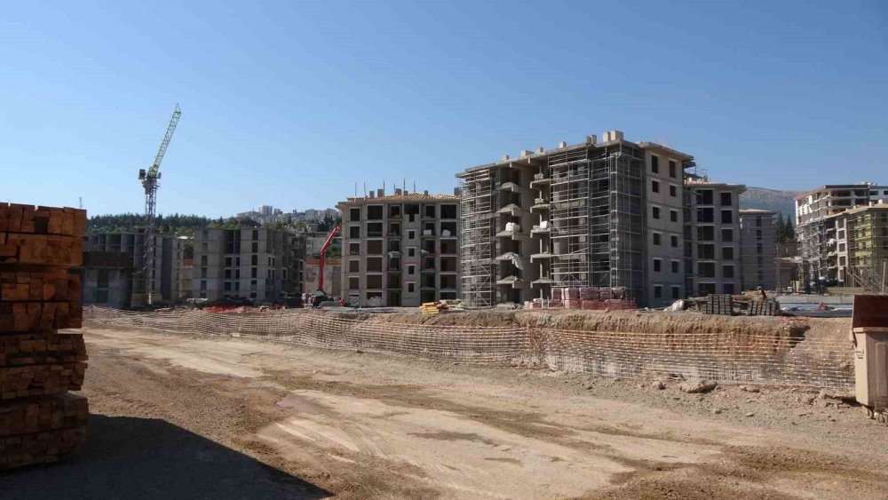 Ebrar Sitesi'nde Yeni Evler Yükseliyor