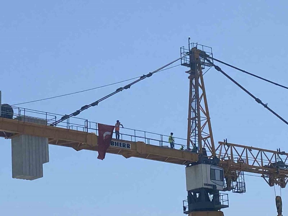 Bakırköy-Kayaşehir Metro İnşaatında Maaşlarını Alamayan İşçilerden Eylem