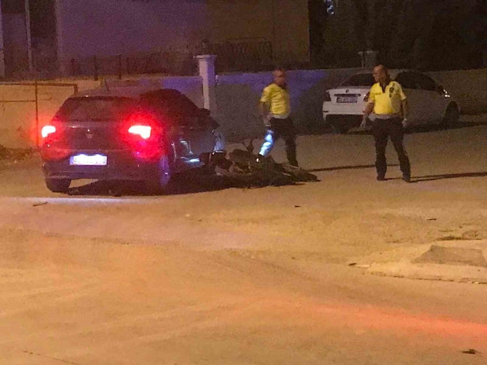Ereğli'de gece yarısı kaza: Otomobille çarpışan motosikletlinin durumu ağır