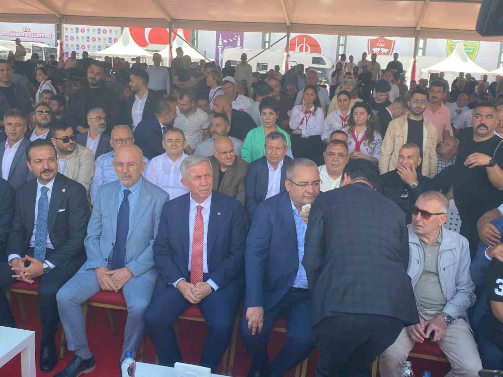 Kendi gelmedi etkinliği başladı: 1. Geleneksel Taha Akgül Karakucak Güreşleri başladı