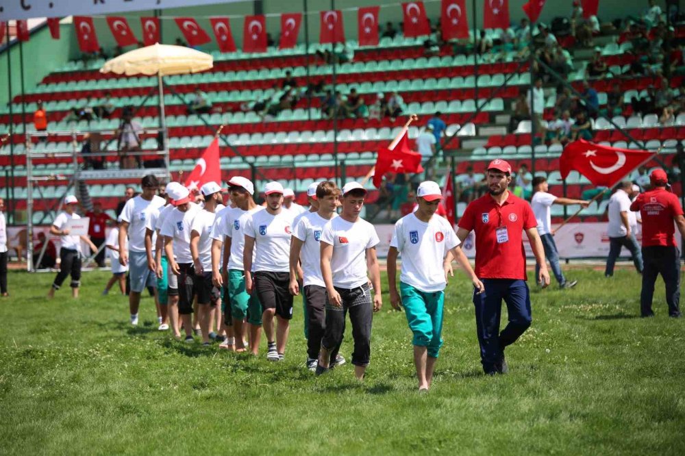 Kendi gelmedi etkinliği başladı: 1. Geleneksel Taha Akgül Karakucak Güreşleri başladı