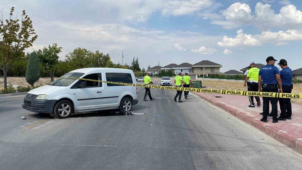 Meram'da kontrolden çıkan araç dilenci kadına çarptı: Durumu ağır