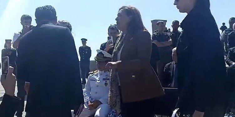 CHP’li Belediye Başkanı Burcu Köksal'ın sandalye krizi: Plastiği görünce sinirlendi