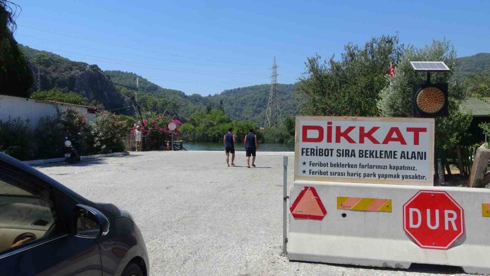 Dalyan’da Feribot Yolculuğu: 1 Saatlik Mesafe 5 Dakikaya Düşüyor