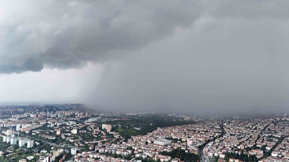 7 kilometre kalınlığındaki süper hücre bulutları dehşete düşürdü