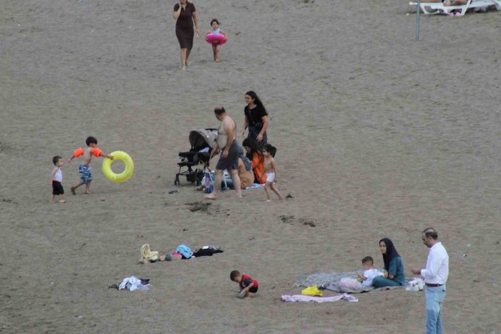 Denize gidemeyen Konyalılar Karaburun'a akın ediyor