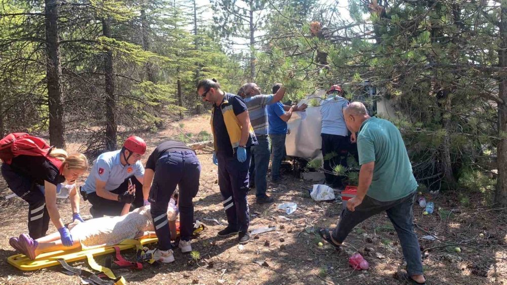 Mersin'den Konya'ya gelen araç yolda devrildi: 5 yaralı