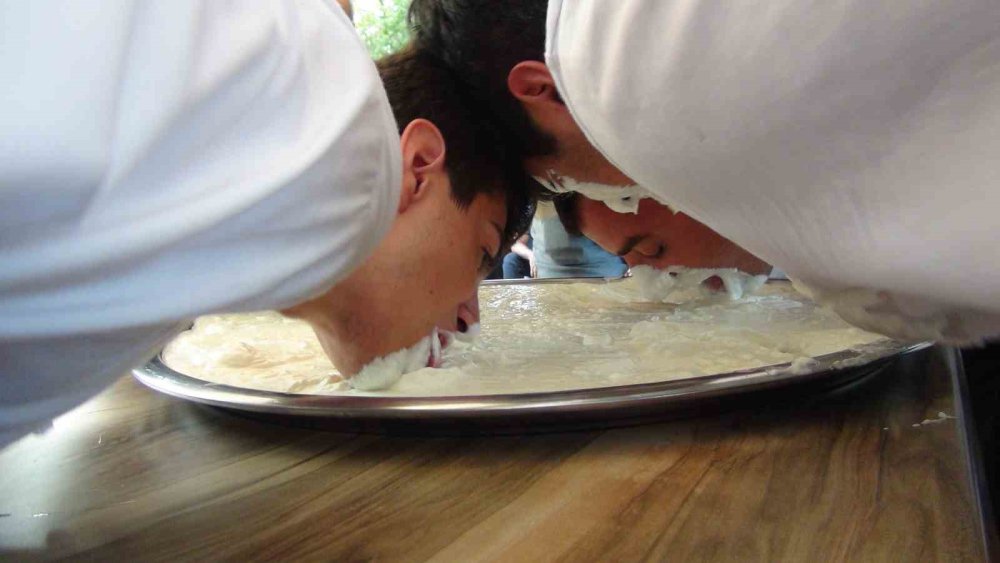 10 kilo yoğurdun içinde çeyrek altın aradılar