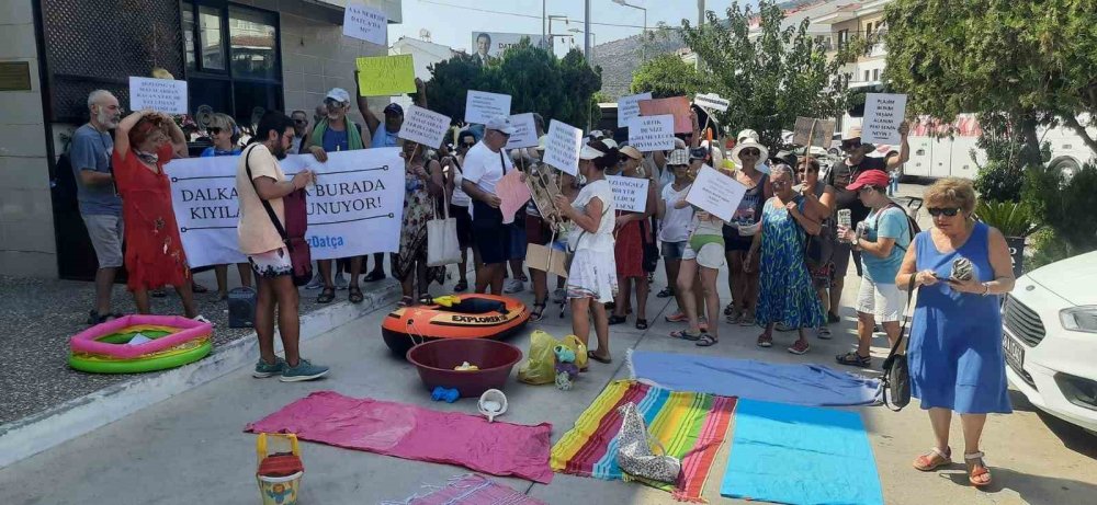 Sahiller Halkın Elinden Alınıyor