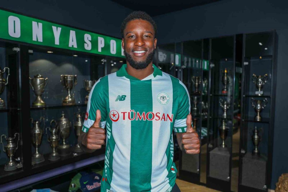 Konyaspor, Riechedly Bazoer ile 2 Yıllık Sözleşme İmzaladı