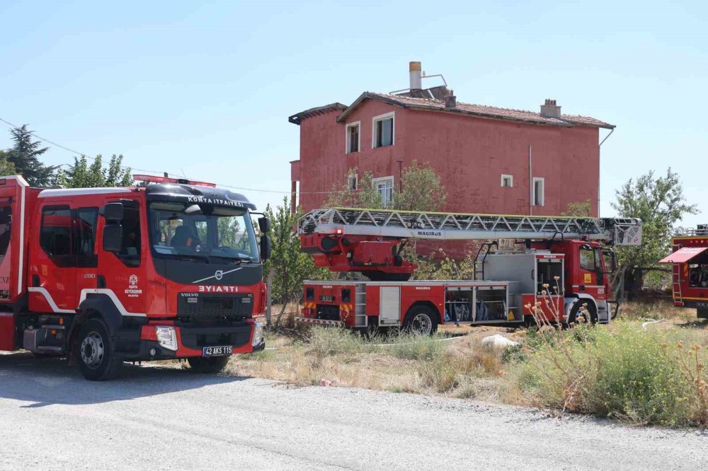 İtfaiyenin hızlı müdahalesi, binayı küle dönmekten kurtardı