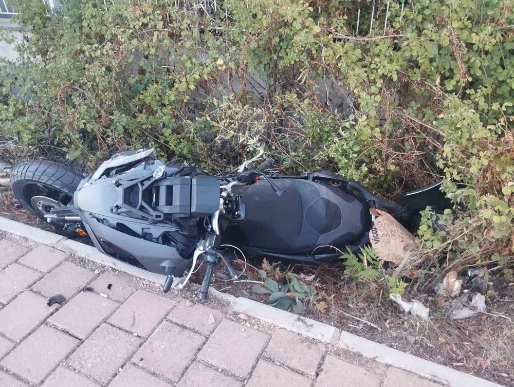 Korkuteli'nde Kaza: Minibüs ile Çarpışan Motosiklet Sürücüsü Hayatını Kaybetti