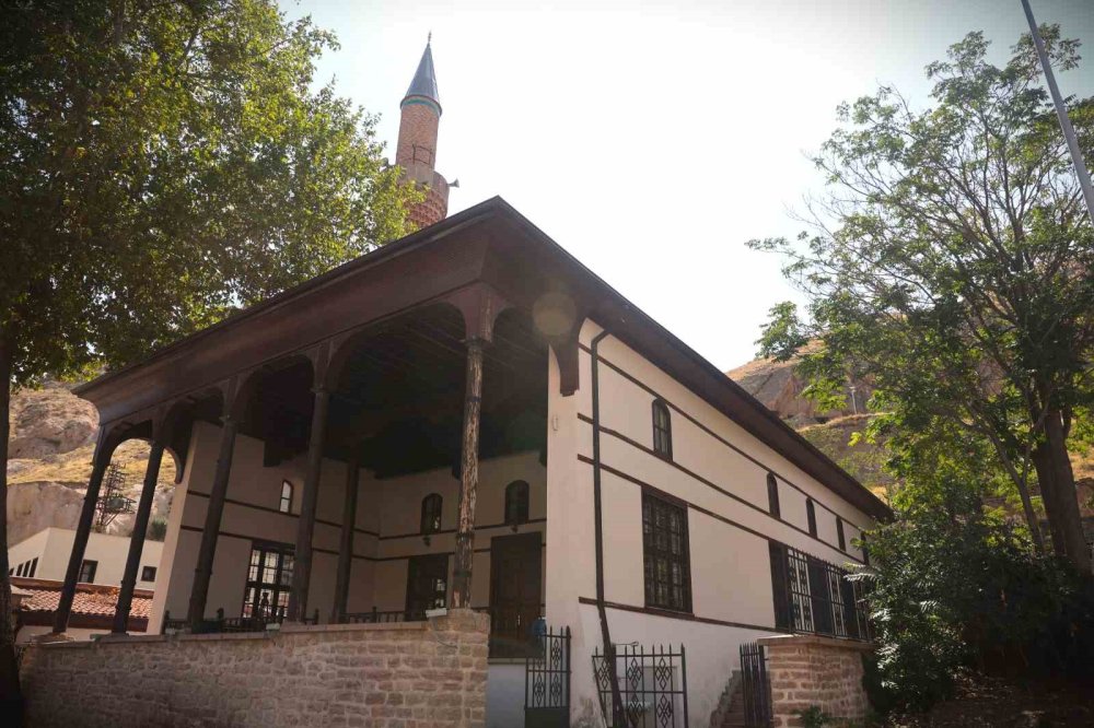 Konya'nın Tarihi Çay Camii: 19. Yüzyıldan Günümüze Gelen Kültürel Miras