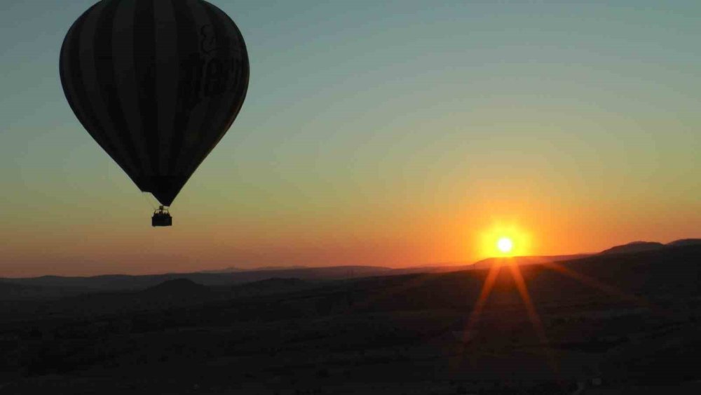 Hava şartları Kapadokya’da balon turlarını iptal ettirdi