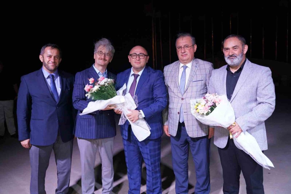 Mersin'de Meydan Peygamber İçin Doldu Taştı