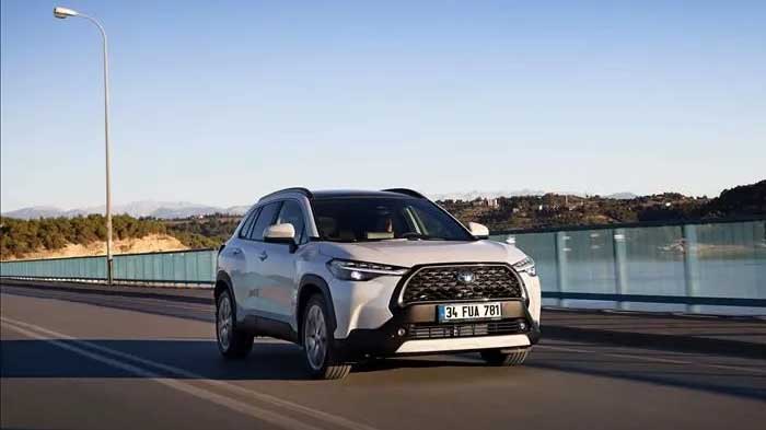 toyota-fiyat-listesi-1.jpg