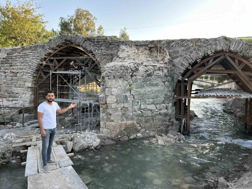 İpekyolu Köprüsü'nde Restorasyon Çalışmaları Başladı