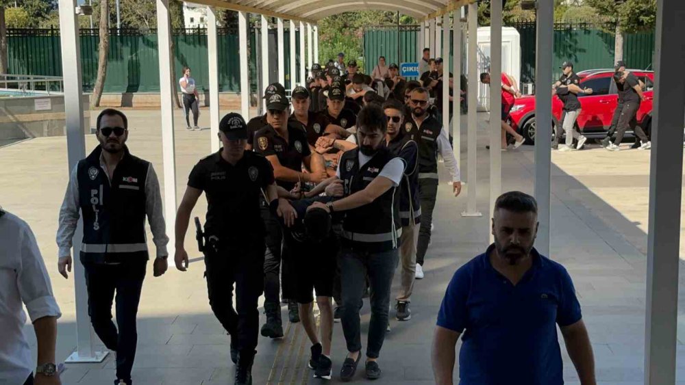 Konya Dahil 6 İlde 'Daltonlar' Çetesine Operasyon: 25 Şüpheli Adliyeye Sevk Edildi