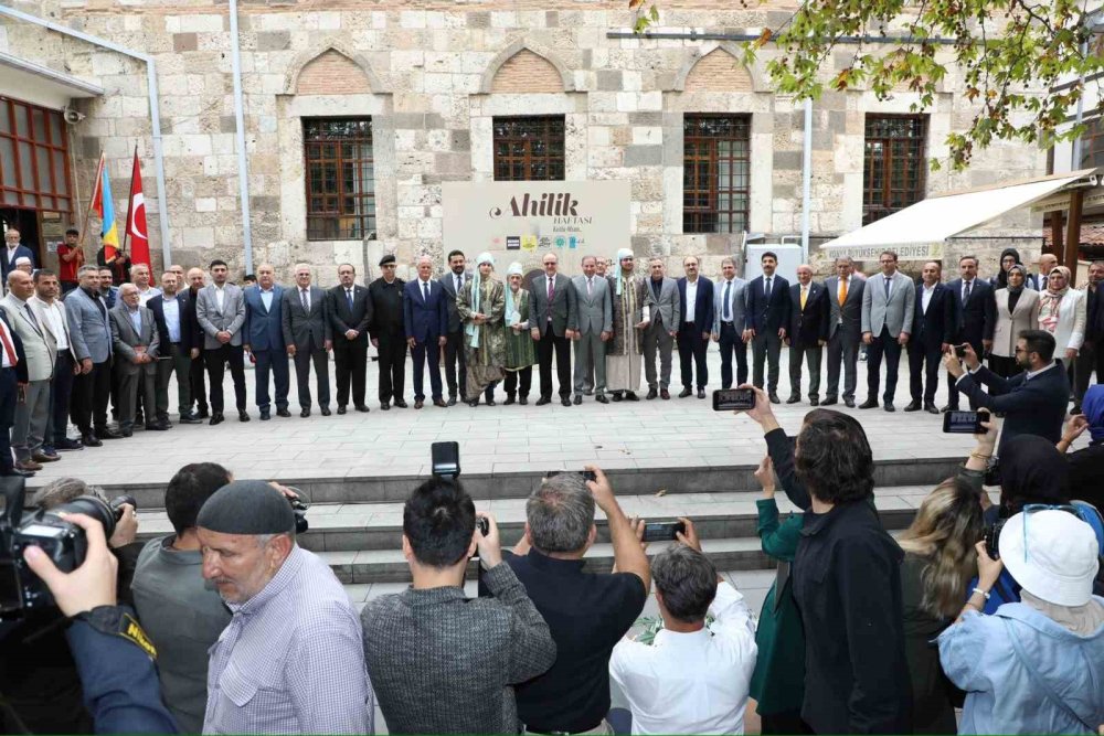 Konya’da Ahilik Coşkusu: Yılın Ahisi ve Kalfasına Görkemli Ödül Töreni