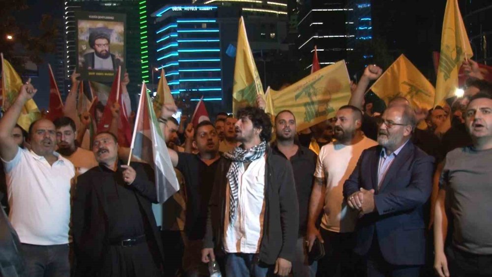 İsrail Başkonsolosluğu önünde Hasan Nasrallah’ın öldürülmesi protesto edildi