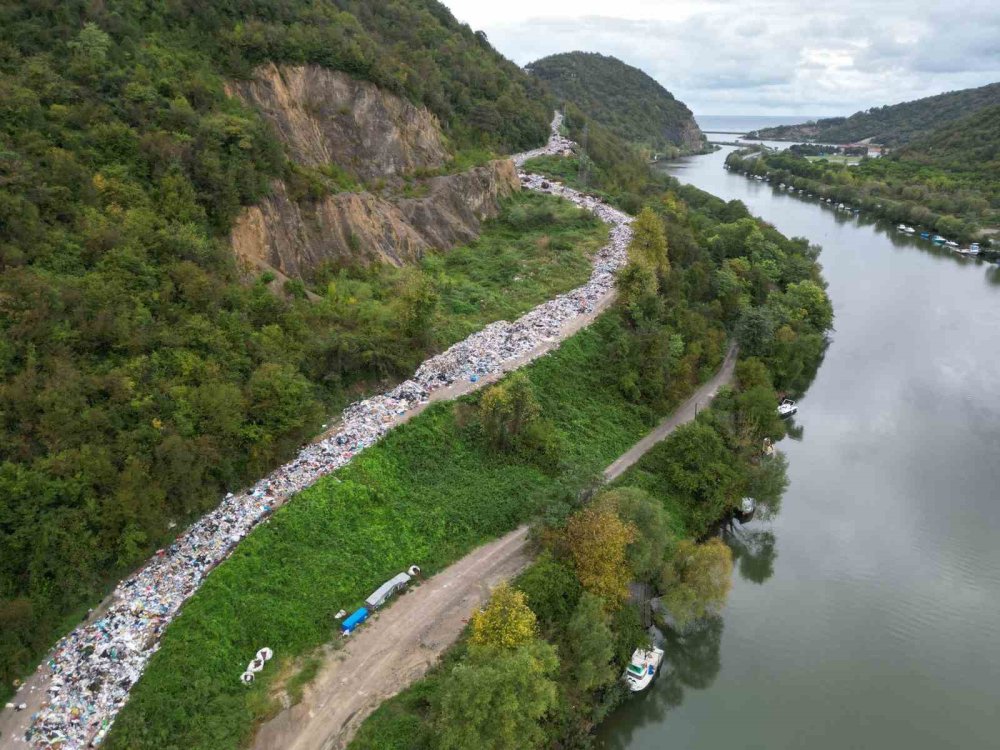 Yolu Çöpe Çeviren İl Özel İdaresi ve 4 Belediyeye Ceza Yağdı