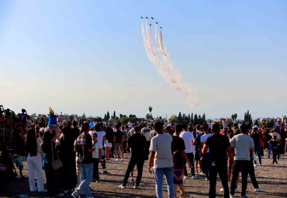 Türk Yıldızları TEKNOFEST'te nefes kesti