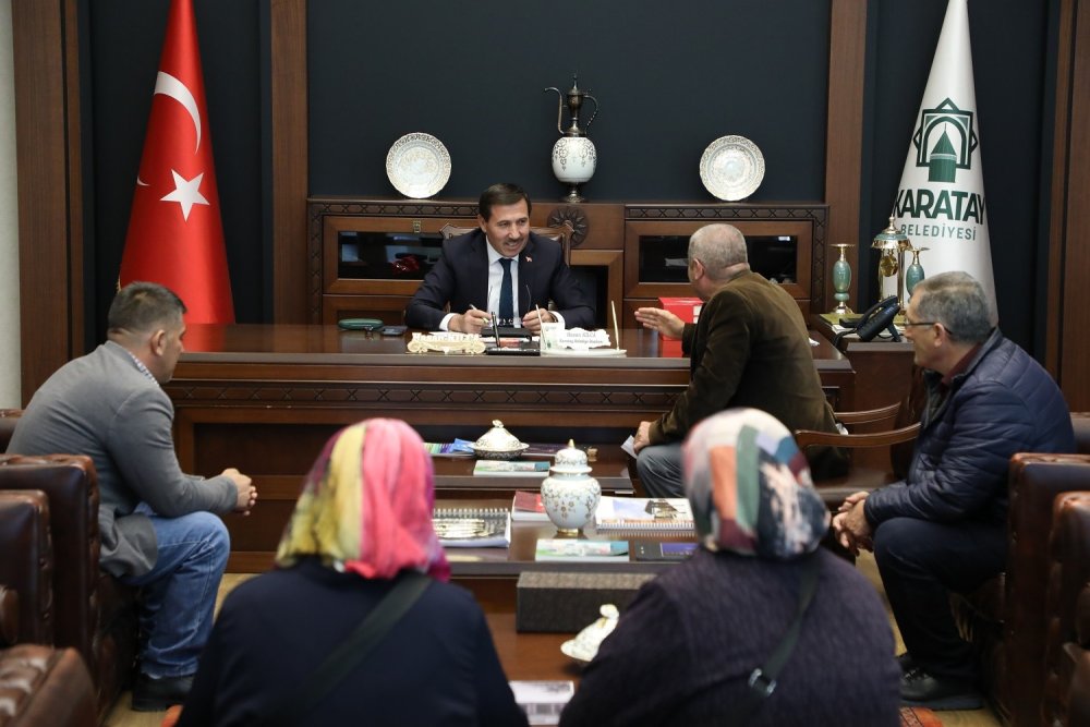 Hasan Kılca vatandaşları can kulağıyla dinliyor