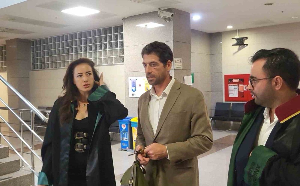 Issız Adam Cemal Hünal ıssız kaldı