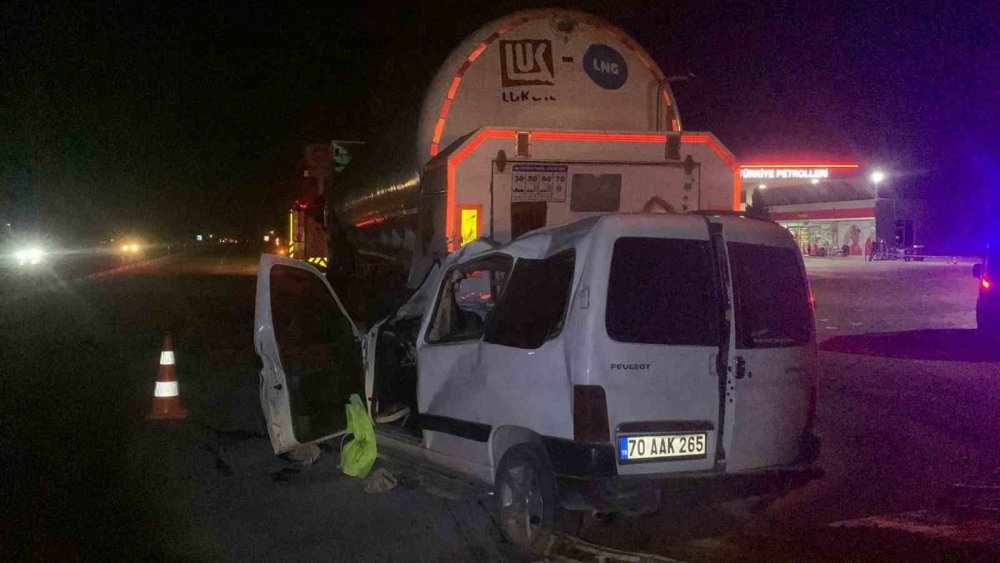 Yakıt tankerine ok gibi saplandı: 20 yaşındaki sürücü can verdi