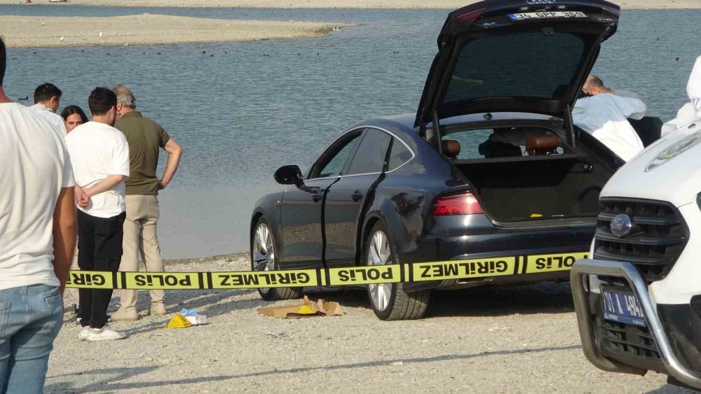 Göl kıyısında önce sevgilisini öldürdü ardından intihar etti