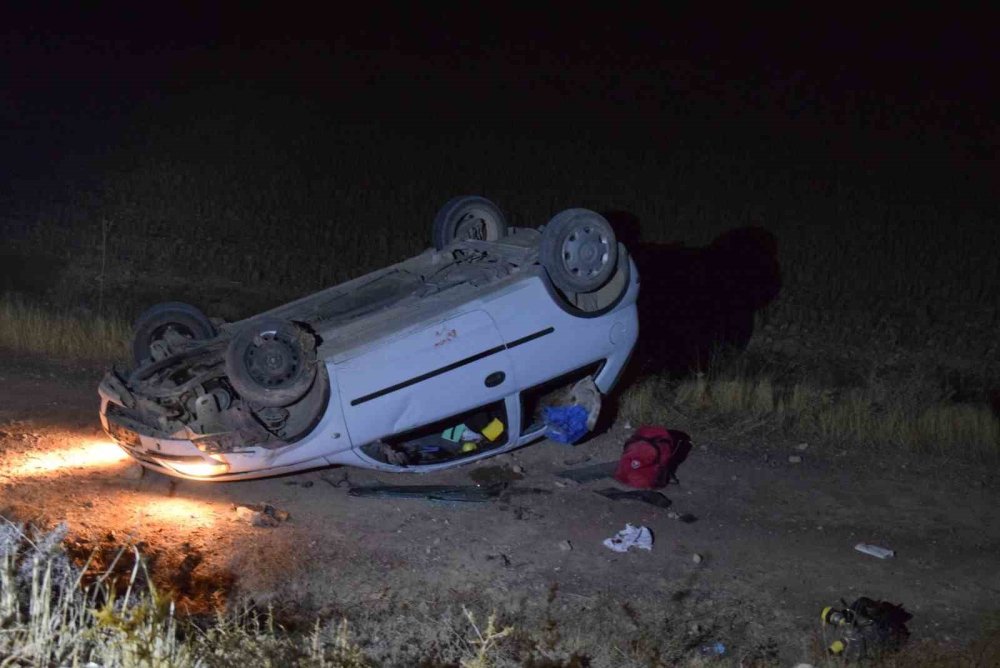 Karaman'da Takla Atan Otomobilde 2 Yaralı