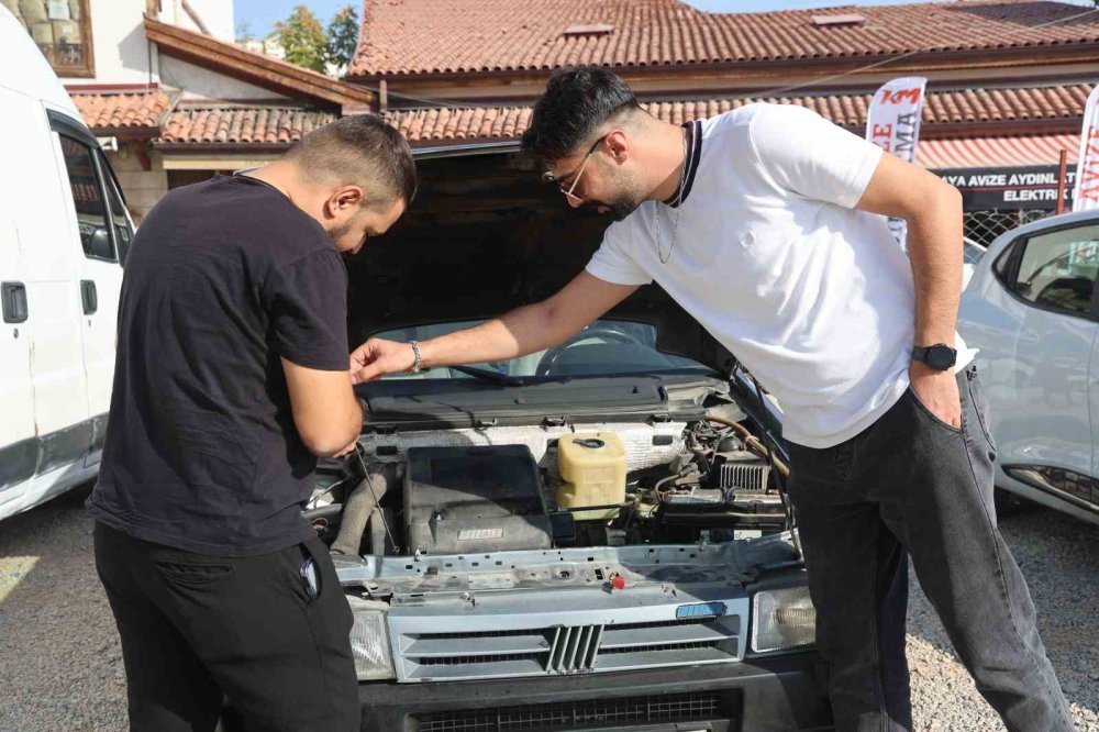 Konya'da gülümseten takas: Arabasını iPhone'la değiştirdi