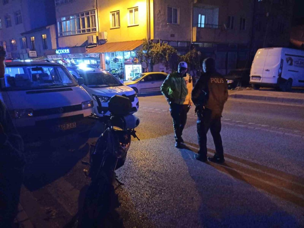 Seydişehir'de motosiklet yayaya çarptı: 2 yaralı