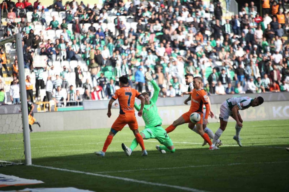 Konyaspor Ndao’nun Golleriyle Başakşehir’i Devirdi: 3-2