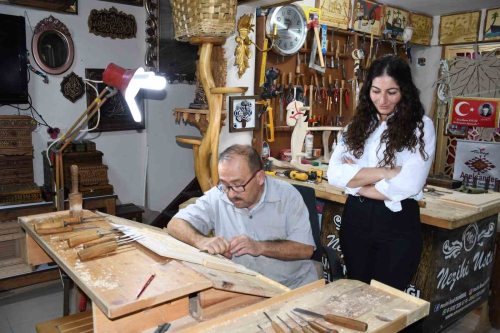 Ahşap Oymacılığı Sanatını Geleceğe Taşıyor